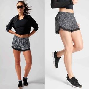 Athleta Black Printed Mesh Racer Run Short 4” XS‎